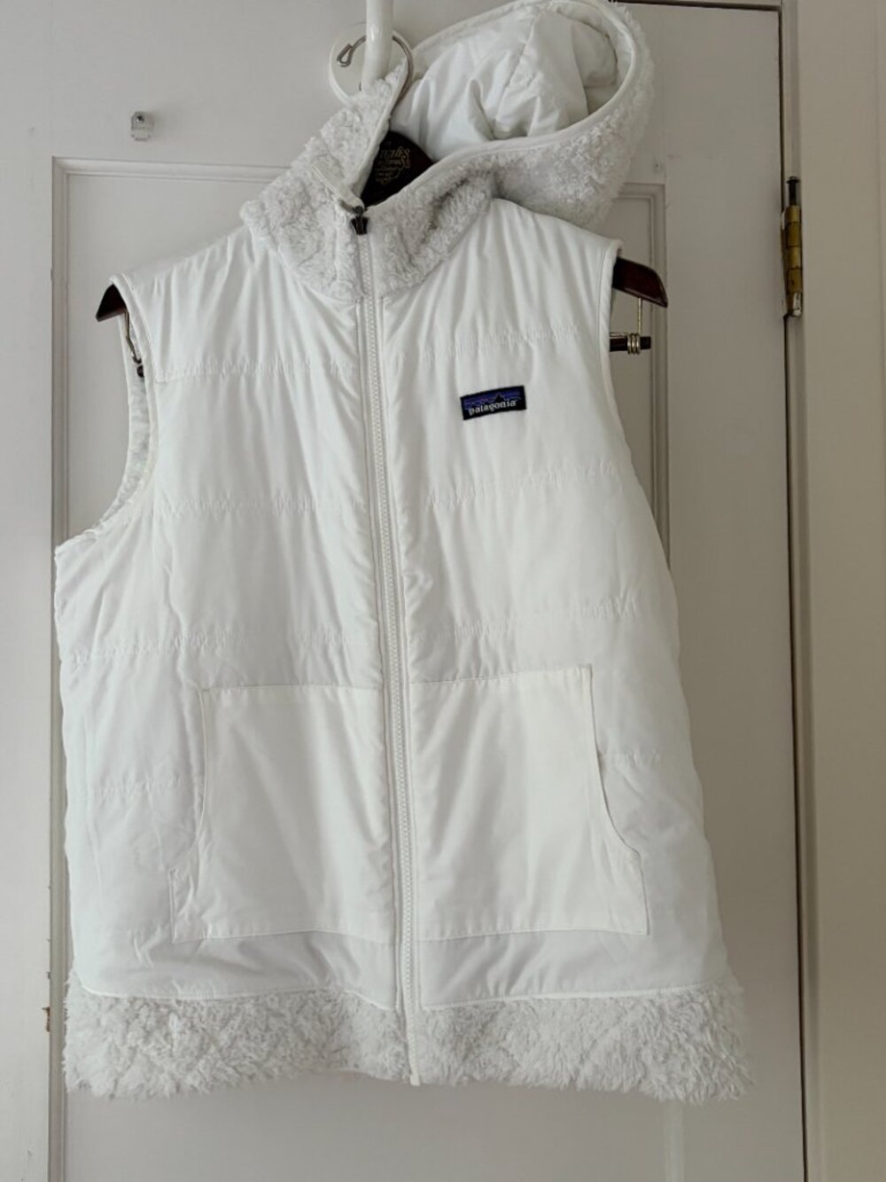 Patagonia Women's Los Gatos Reversible Hooded Vest. Size Small White - Picture 3 of 12